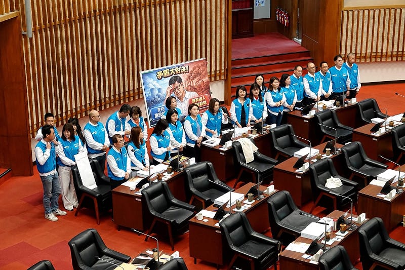 國民黨團關切能源政策，呼籲陳其邁表態興達電廠機組除役不回頭。&nbsp;&nbsp;&nbsp;圖：高雄市議會/提供