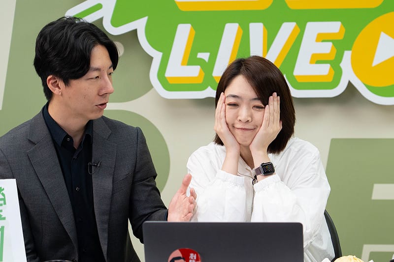  韓瑩謎之動作。 圖：民進黨提供 