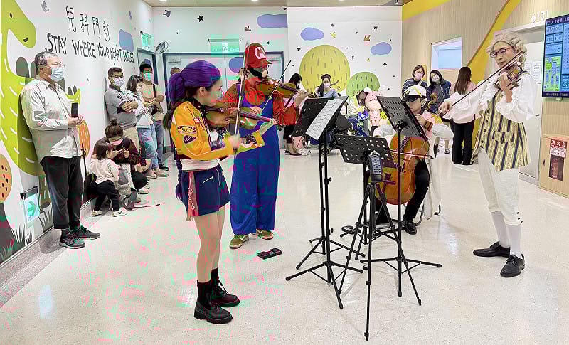 台中榮總與共鳴室內樂團舉辦兒童節音樂會。&nbsp;&nbsp;&nbsp;圖：台中榮總/提供
