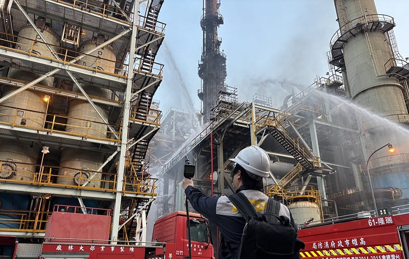 事故發生後消防人員已即時到場搶救。&nbsp;&nbsp;&nbsp;圖：高雄市環保局/提供