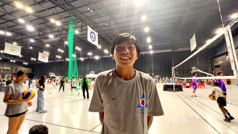 台裔選手留子非參加南非華人復活節運動會排球賽事，場邊受訪時分享參賽經驗與目標。中央社記者李依璇普勒托利亞攝　115年4月4日&nbsp;&nbsp;&nbsp;