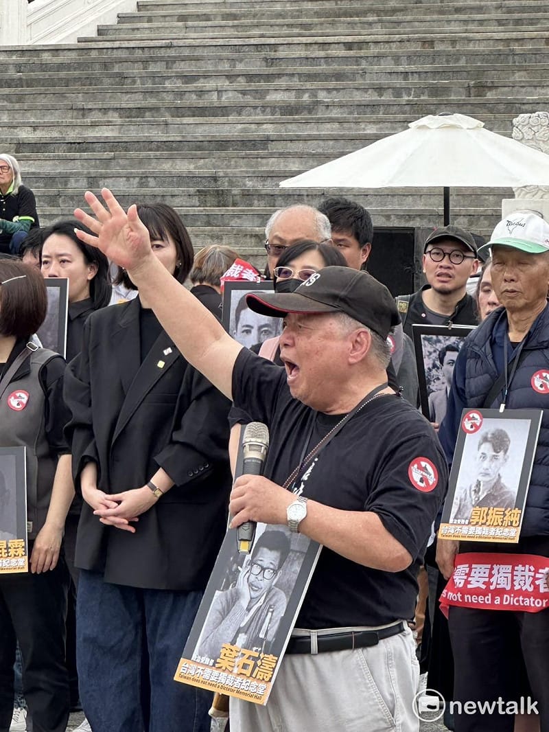  519行動組合及58個民間社團今（5）共同發起「台灣不需要獨裁者紀念堂」活動。圖為白色恐怖受難者呂昱。 圖：朱蒲青/攝 