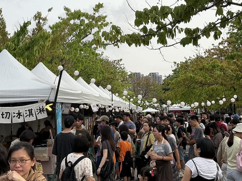 「恐龍酷樂園」主題市集增添活動多元樂趣。&nbsp;&nbsp;&nbsp;圖：高雄市教育局/提供