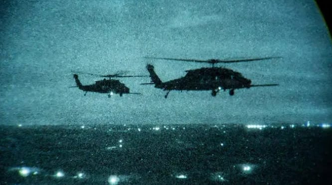 美軍直升機營救陷落在伊朗境內的F-15E飛行員。(示意圖)&nbsp;&nbsp;&nbsp;圖 : 翻攝自鳳凰網