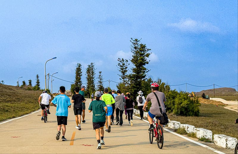 5月23日至24日舉辦，核心活動為11公里的環島公路約跑。&nbsp;&nbsp;&nbsp;圖：翻攝自澎湖國家風景區管理處﻿臉書