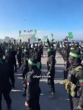 與此同時，哈瑪斯公布旗下武裝部隊「卡桑旅」的相關影片，宣稱已經做好與以色列展開新一輪地面衝突的準備。&nbsp;&nbsp;&nbsp;圖：翻攝自 @skmtimesnews X 帳號