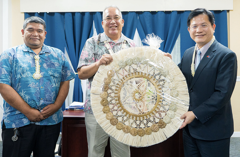 林佳龍拜會酋長院主席柯良禮(Lanny Kabua)。 圖:翻攝自林佳龍臉書 林佳龍拜會酋長院主席柯良禮(Lanny Kabua)。 圖:翻攝自林佳龍臉書