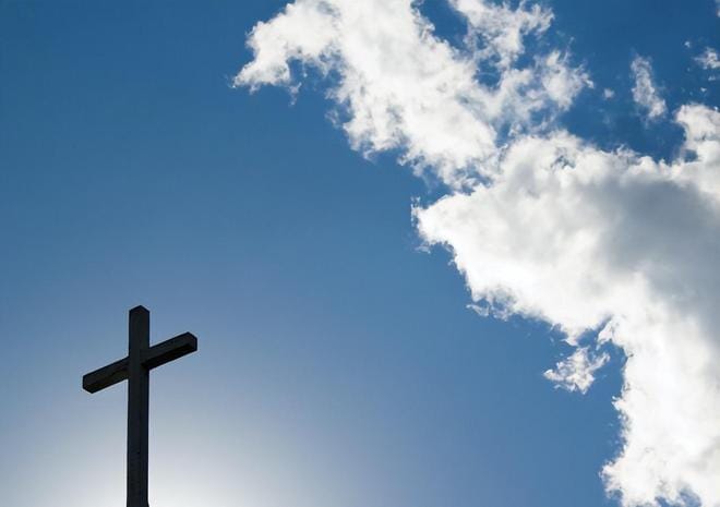 在白宮相關場合中，川普甚至被部分宗教領袖比擬為耶穌。 圖：翻攝自網易