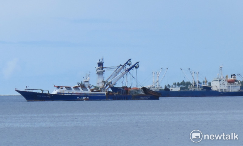 慶富集團旗下遠洋漁船豐祥漁業668號被扣押在馬紹爾漁港無法返台。   圖：林朝億/攝影