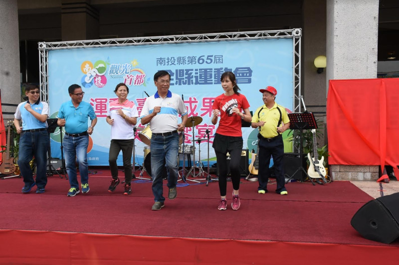 除一般賽事外,特教的適性體育競賽也同時在體育場舉行,項目包括田徑、游泳、桌球、保齡球、特奧滾球及趣味競賽等,讓身障選手也能在運動舞台展現亮點。 圖:南投縣政府/提供