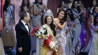 2017年地球小姐選美活動，4日晚上在菲律賓巴賽城揭曉，菲律賓華裔佳麗伊巴斯柯摘下后冠，成為第17屆地球小姐。   圖/中央社