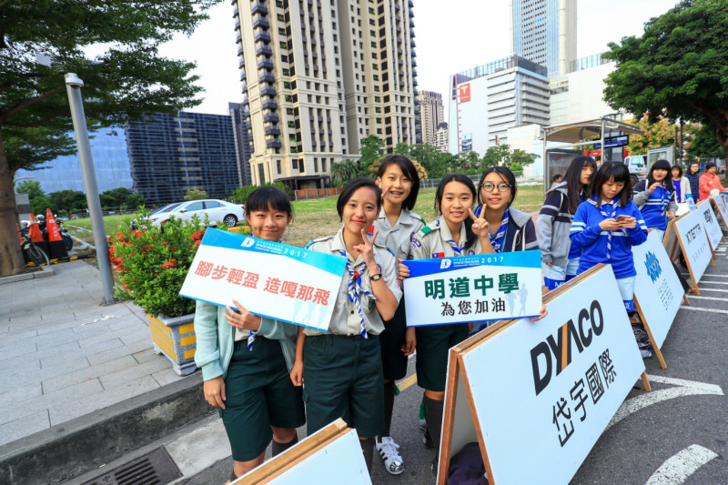 第5屆「岱宇台中國際馬拉松」加油團。 圖:台中市政府/提供