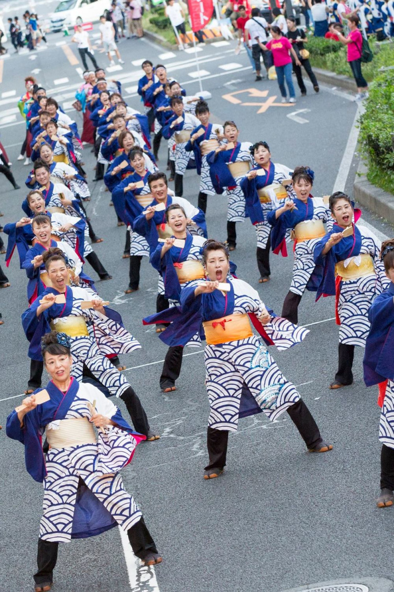 來自日本岐阜縣瑞浪市的「バサラ瑞浪」隊，是今年踩舞祭的新隊伍之一，隊伍裡面清一色都是女將，其中的很多成員都是來自商店街或是市集的左鄰右舍。圖為去年踩舞祭的表演。   圖：翻攝自2017台中國際踩舞祭FB