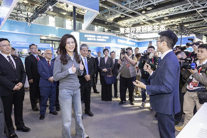 鄭麗文參訪中關村國家自主創新示範區展示中心。 圖:國民黨提供 鄭麗文參訪中關村國家自主創新示範區展示中心。 圖:國民黨提供