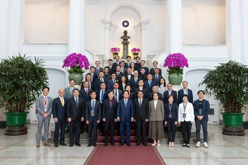  賴清德接見「第三屆IT Matters Awards」獲獎者及評審團。 圖：總統府提供 