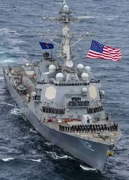 包含美軍驅逐艦「麥可．墨菲號」( DDG-112 )在內的多艘美軍艦艇在未與伊朗的協調下，直接航行穿越了荷姆茲海峽。&nbsp;&nbsp;&nbsp;圖：翻攝自 @rainbow78521 X 帳號