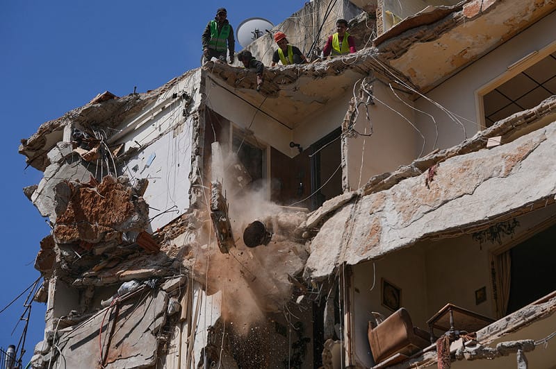 黎巴嫩方面則強調停火與人道危機的重要性。自 3 月以來,以色列對黎巴嫩展開軍事行動已造成超過 2,000 人死亡,並導致約 100 萬人流離失所。 圖:達志影像/美聯社 黎巴嫩方面則強調停火與人道危機的重要性。自 3 月以來,以色列對黎巴嫩展開軍事行動已造成超過 2,000 人死亡,並導致約 100 萬人流離失所。 圖:達志影像/美聯社