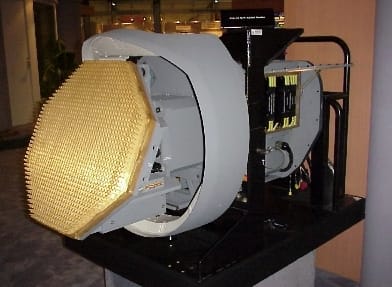 主動電子掃描陣列雷達(AESA)。 圖 : 翻攝自新浪軍事 主動電子掃描陣列雷達(AESA)。 圖 : 翻攝自新浪軍事