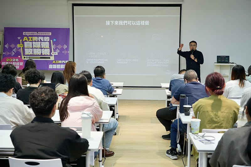 民進黨副秘書長翁世豪表示,澄清假訊息必須在「4小時黃金時間」內反應,才能即時阻斷負面標籤固化。 圖:民進黨提供 民進黨副秘書長翁世豪表示,澄清假訊息必須在「4小時黃金時間」內反應,才能即時阻斷負面標籤固化。 圖:民進黨提供