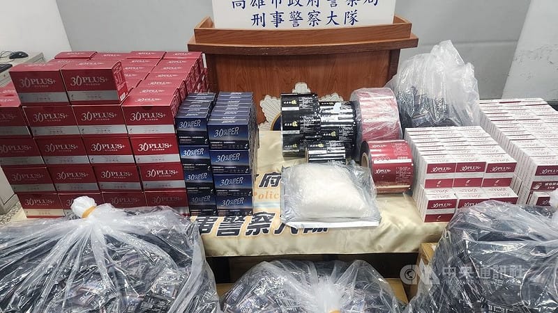 由網紅代言的「我弟很猛」等壯陽保健食品，遭檢警查出江姓主嫌自中國進口含類威而鋼成分，委託代工廠包裝販售，不法獲利逾8000萬元。檢方16日依違反藥事法起訴江男等4人。中央社記者洪學廣攝　115年4月16日&nbsp;&nbsp;&nbsp;