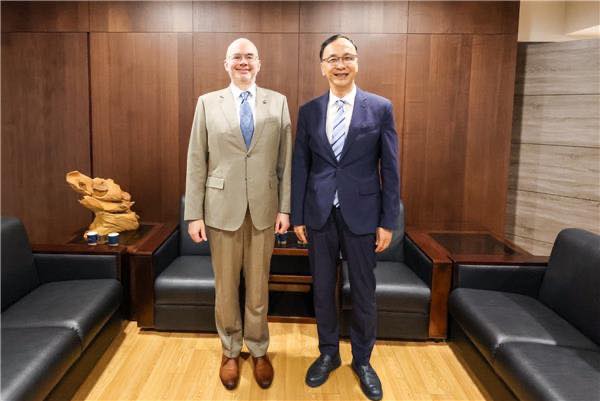 谷立言與朱立倫會面。&nbsp;&nbsp;&nbsp;圖：翻攝自AIT臉書