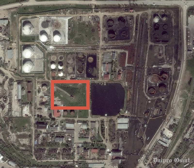  克里米亞油庫遭攻擊起火，防空系統未能有效攔截。 圖：翻攝自 X @ukraine_map 