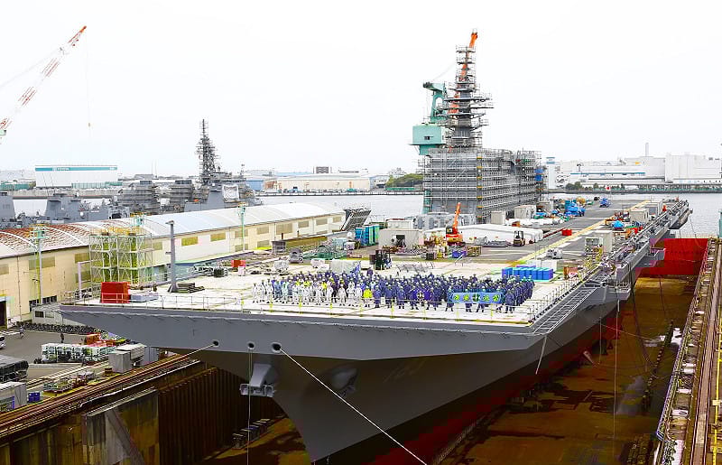 日本海上自衛隊出雲級護衛艦「出雲號（DDH-183）」改造後的新艦艏首度公開亮相。&nbsp;&nbsp;&nbsp;圖：翻攝「X」@JMSDF_SUF