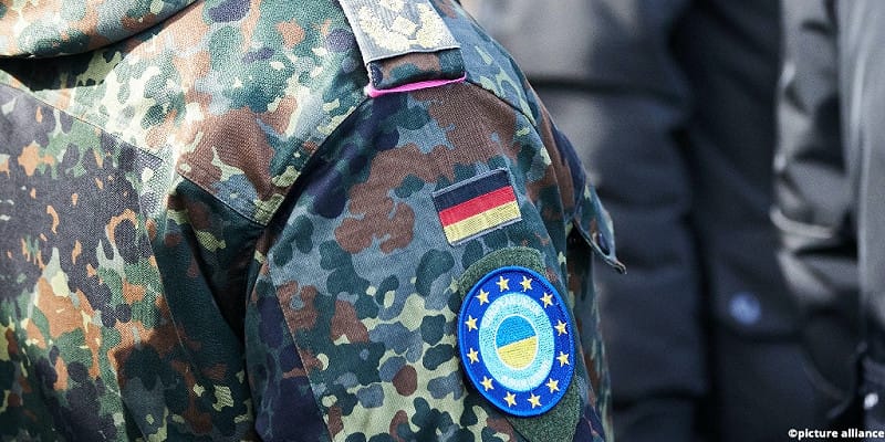 過去是德國國防軍訓練烏克蘭部隊，如今烏克蘭教官反過頭來訓練德軍&nbsp;&nbsp;&nbsp;圖：翻攝自德國國防軍的Ｘ