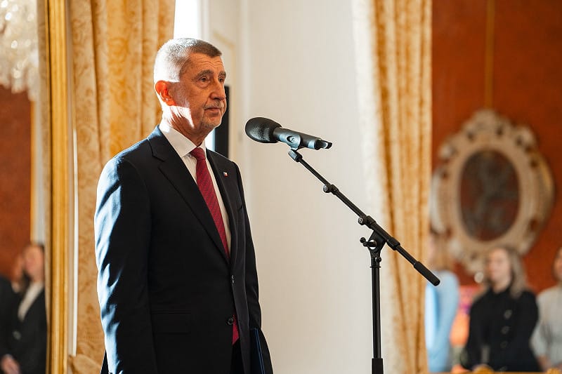  捷克總理巴比什表示，政府基於捷克在中國經濟利益為由，拒絕為參議院議長韋德齊率團訪台一行派遣公務專機。 圖：翻攝自帕維爾臉書（資料照） 