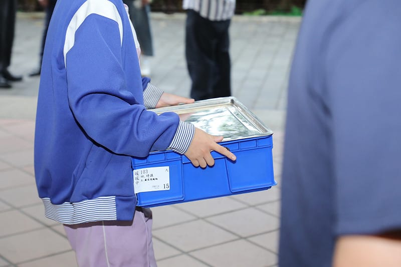 童子瑋表示，密集視察是為了傳達家長與學生的共同訴求：「不只免費、更要美味」。&nbsp;&nbsp;&nbsp;圖：童子瑋辦公室/提供