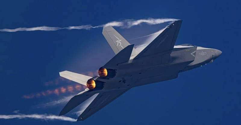  中國官方媒體證實解放軍殲-35已經正式列裝中國海軍航空兵和空軍，標誌著中國第二款現役五代機正式投入使用。 圖：翻攝自 零度Military 