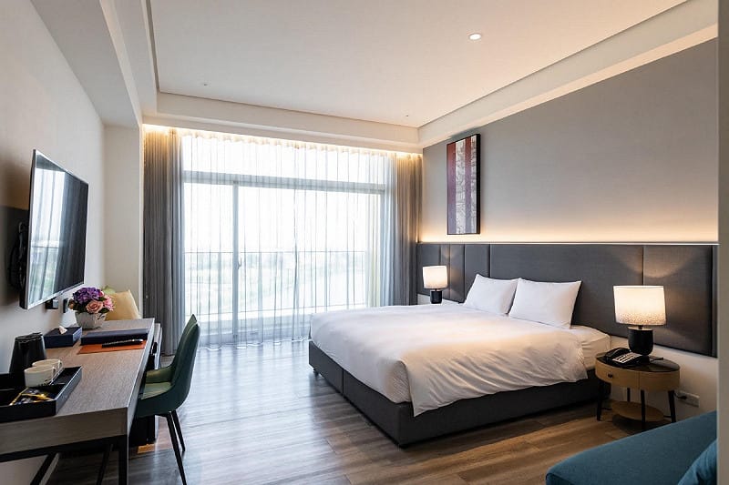 觀旅局指出，住宿抽大獎部分，旅客5月至10月入住台南合法旅宿並登錄發票，即可參加獎品總價值破百萬抽獎。(圖為福爾摩沙遊艇酒店)&nbsp;&nbsp;&nbsp;圖：台南市政府觀旅局／提供