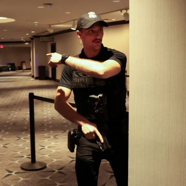 便衣特工則使用以 Glock 19 Gen5 為主的裝備。&nbsp;&nbsp;&nbsp;圖：翻攝自 騰訊網 長得不太環保