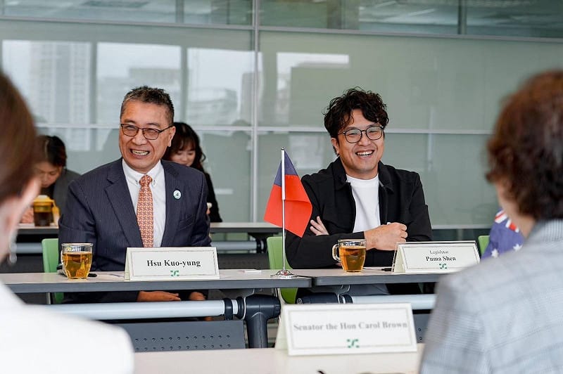  民進黨秘書長徐國勇、民進黨立委沈伯洋。 圖：民進黨提供 