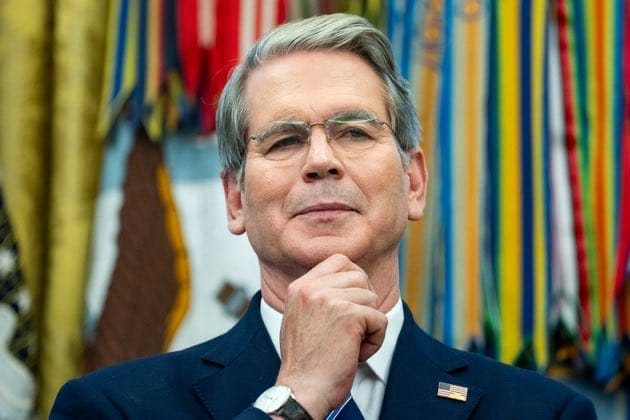 美國財政部長貝森特也宣布，美國近期查獲一筆價值近 5 億美元的加密貨幣資產，懷疑與伊朗有關，並進一步透露稱，如果美國對伊朗哈格島發起打擊，「德黑蘭將面臨每日 1.7 億美元的損失」。&nbsp;&nbsp;&nbsp;圖：翻攝自 @LPX2019 X 帳號