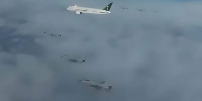  巴基斯坦出動24架戰機護送伊朗代表團回國。 圖 : 翻攝自吳學蘭 