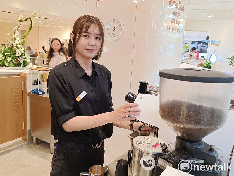成真咖啡廣三SOGO店經理林宜瑾。&nbsp;&nbsp;&nbsp;圖：唐復年/攝