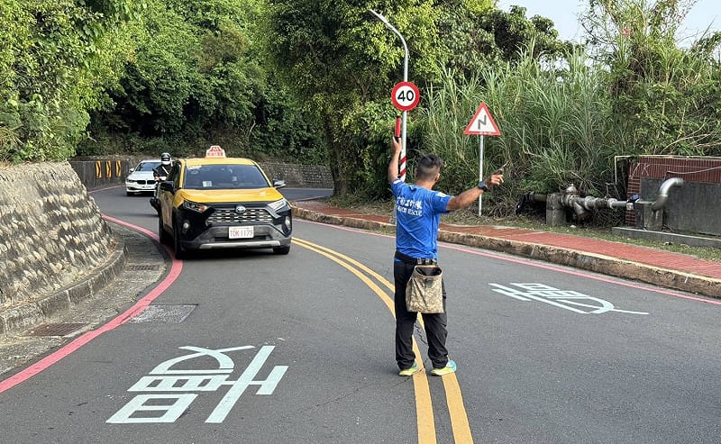 民間救護團體主動實施交通疏導，維持現場安全。&nbsp;&nbsp;&nbsp;圖：民眾/提供