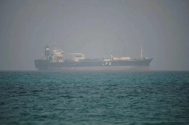 美軍攔截並扣押伊朗的油輪。&nbsp;&nbsp;&nbsp;圖 : 翻攝自九派新聞