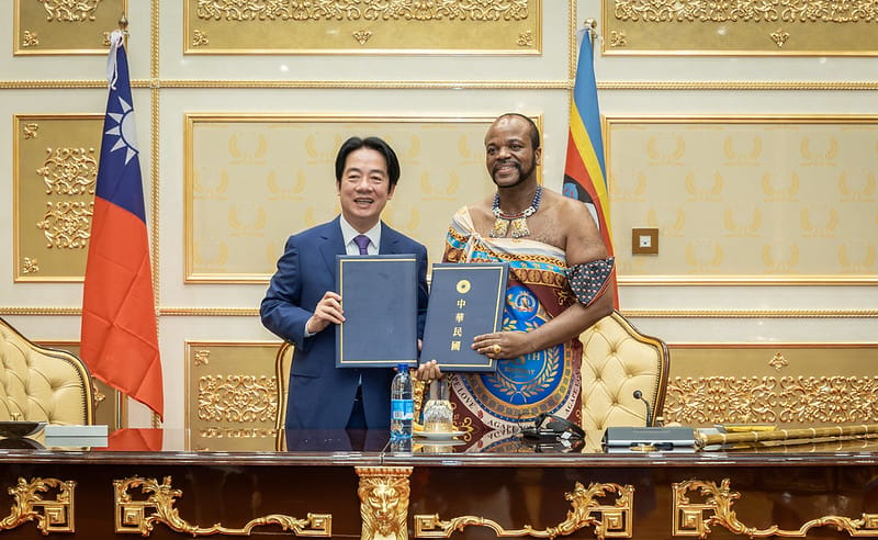  賴清德見證《中華民國(臺灣)政府與史瓦帝尼王國政府關務互助協定》簽署儀式及簽署聯合公報。 圖：總統府提供 