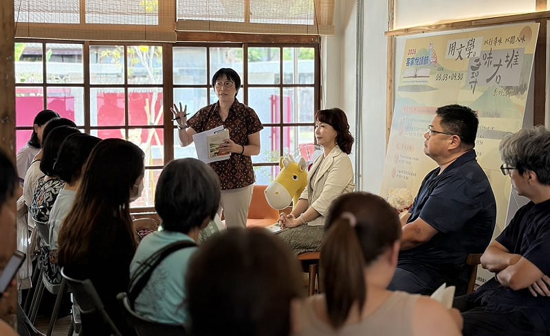 《尋味右堆》新書分享會邀請嘉賓暢談土地記憶。&nbsp;&nbsp;&nbsp;圖：高雄市客委會／提供