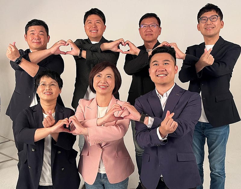 何欣純與新系市議員參選人合影。&nbsp;&nbsp;&nbsp;圖：何欣純辦公室/提供