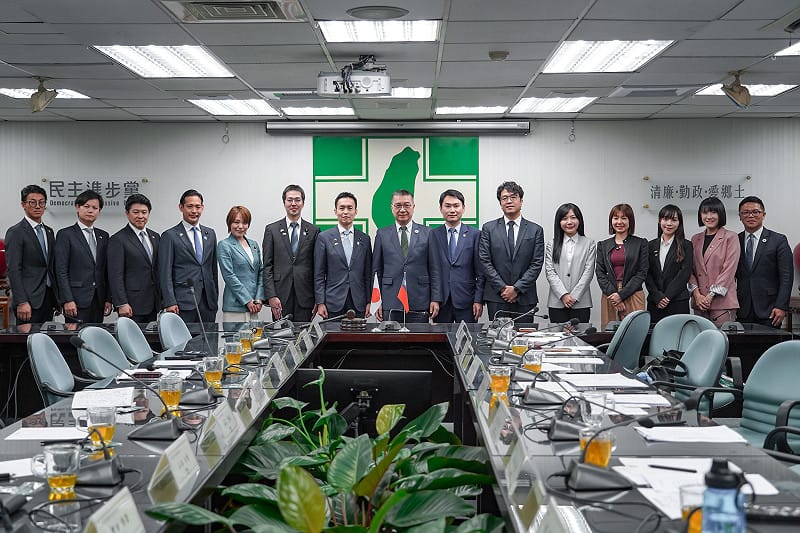  日本自民黨青年局拜會民進黨。 圖：民進黨提供 