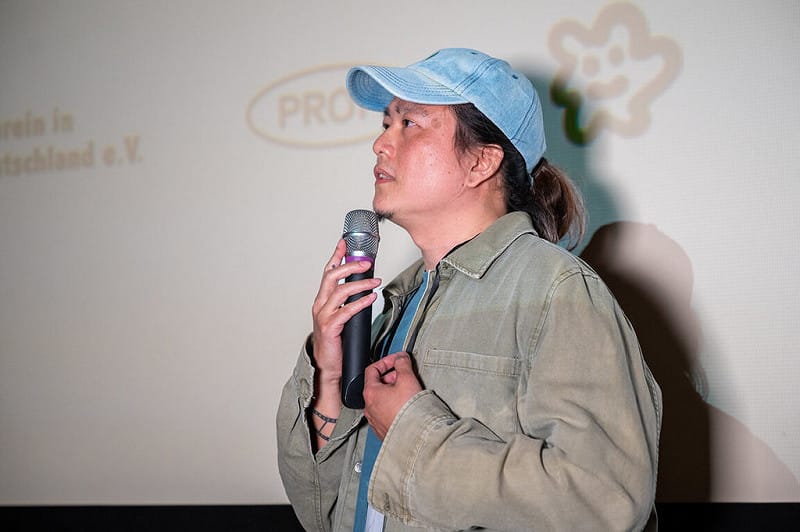 「Taiwan Echoes of Democracy 台灣民主與社會記錄展」6日晚間於柏林開幕，策展人葉子瑞為資深台灣電影工作者，盼藉電影與攝影影像，向德國觀眾介紹台灣民主化進程。&nbsp;&nbsp;&nbsp;圖：（印象台灣協會提供）中央社