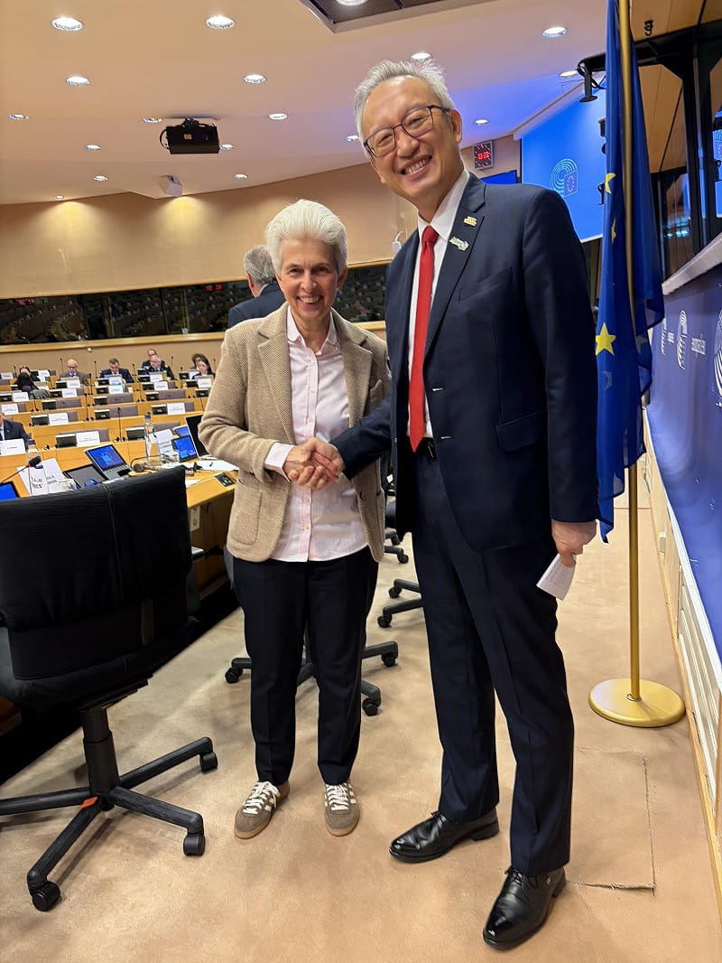 吳志中應歐洲議會安全暨防衛委員會主席Marie-Agnes Strack-Zimmermann邀請出席例會，並就「台灣安全議題」進行約10分鐘演講。&nbsp;&nbsp;&nbsp;圖:取自謝志偉臉書