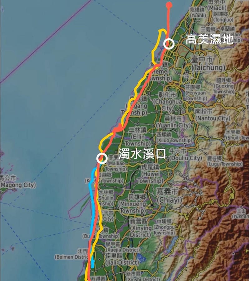 衛星追蹤資料中可以看到三隻黑琵一起會合啟程，跨越台灣海峽，飛向下一段北返旅程。&nbsp;&nbsp;&nbsp;圖：翻攝自黑面琵鷺生態展示館臉書