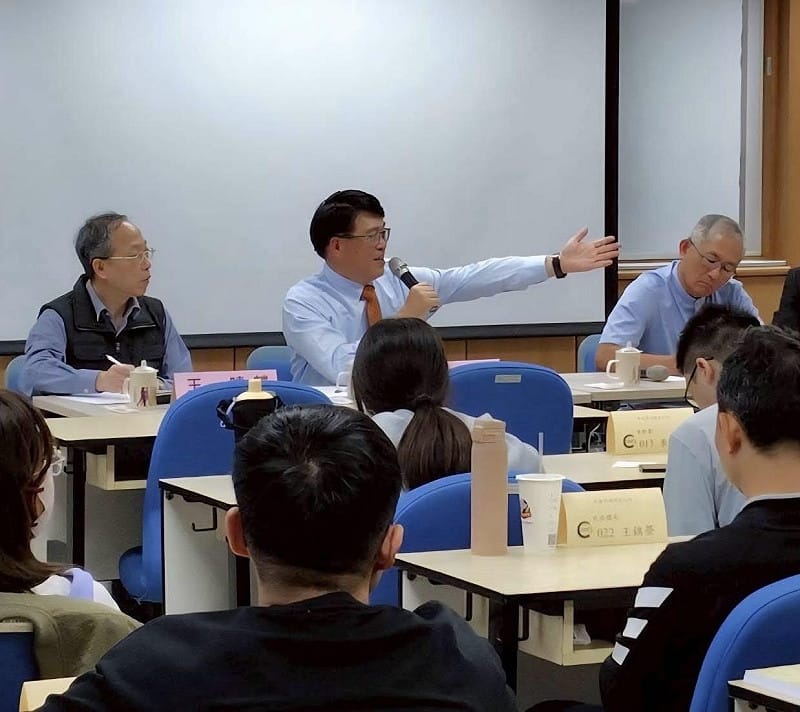 中選會主任委員游盈隆主持選務幹部人員講習綜合座談。&nbsp;&nbsp;&nbsp;圖：中選會提供