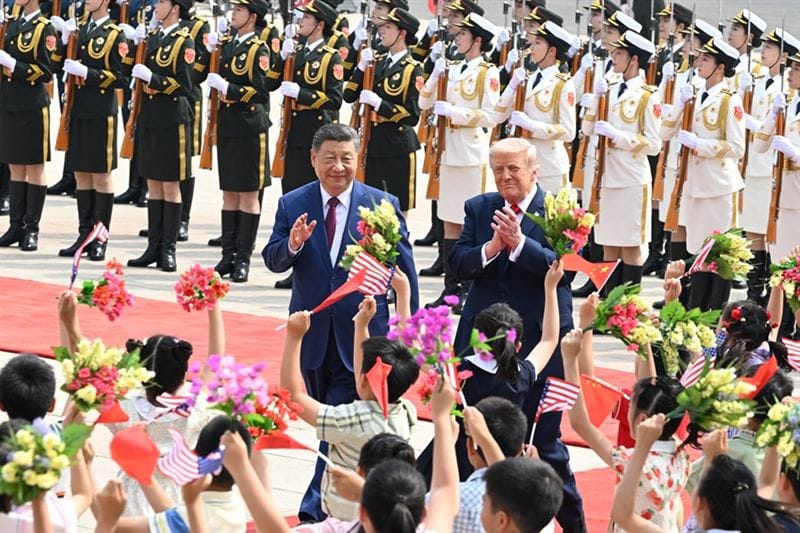 中國國家主席習近平14日上午，在人民大會堂東門外廣場為美國總統川普舉行歡迎儀式。&nbsp;&nbsp;&nbsp;圖：翻攝新華社網站
