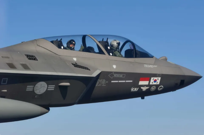 KF-21 原先被視為「高CP值準五代戰機」，尤其對於無力採購美製 F-35 等第五代戰機的國家而言，曾被認為是極具吸引力的替代方案。 圖:翻攝自鼎盛沙龍