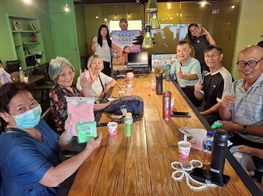 內政部移民署今（20）日選在高雄一處咖啡館，舉辦新住民家庭教育日及廉政宣導活動。&nbsp;&nbsp;&nbsp;圖：移民署提供